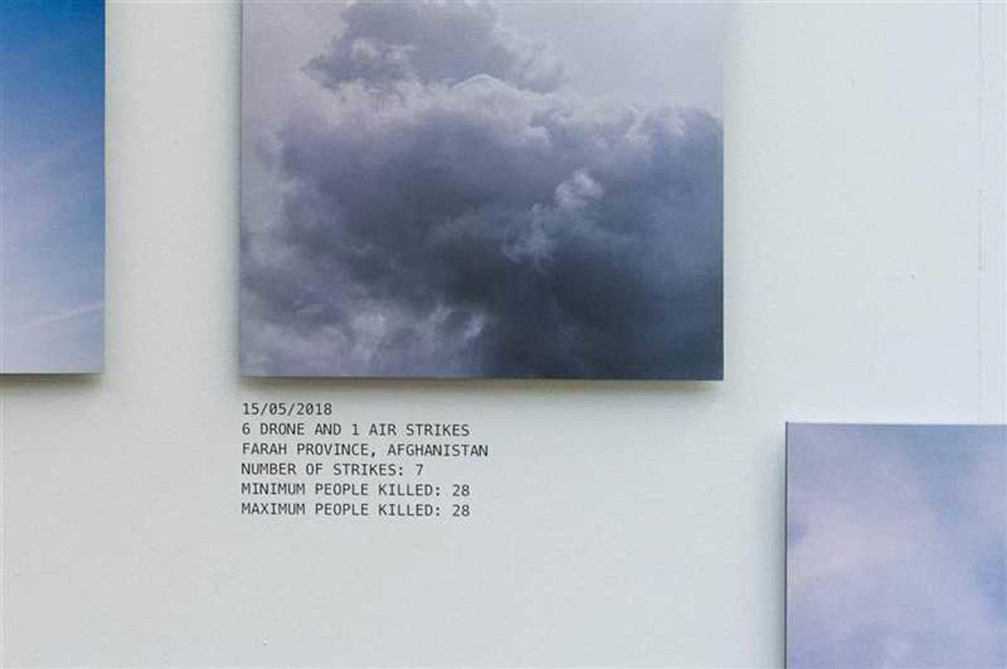 Een close-up van KillerSkies van fotografe Tina Farifteh