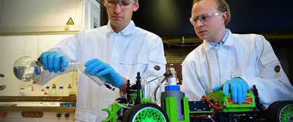 Dens gebruikt hydrozine als energiedrager