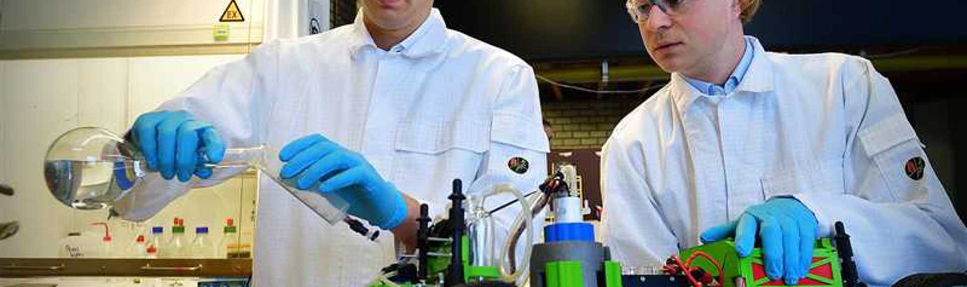 Dens gebruikt hydrozine als energiedrager